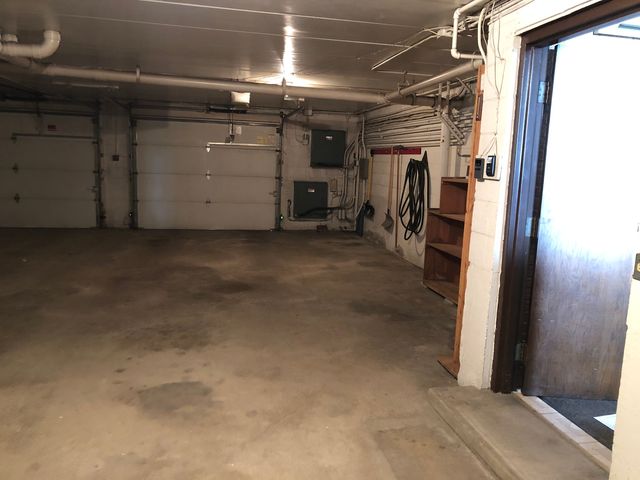 11277 S Roberts Road S E, Palos Hills, IL 60465