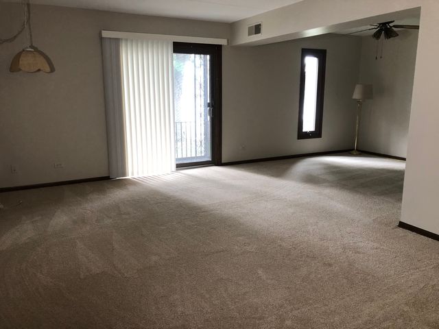 11277 S Roberts Road S E, Palos Hills, IL 60465