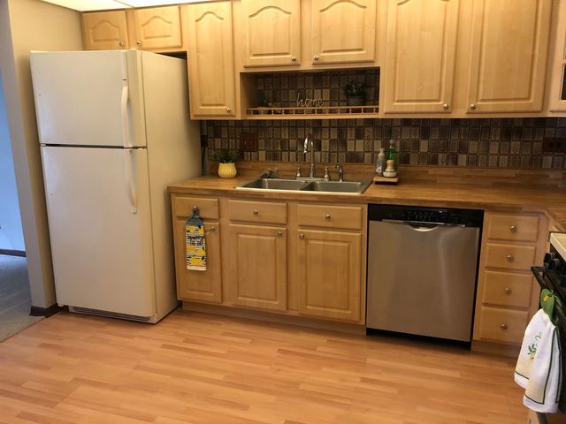 11277 S Roberts Road S E, Palos Hills, IL 60465