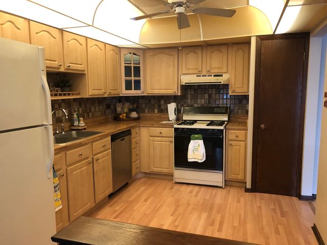 11277 S Roberts Road S E, Palos Hills, IL 60465