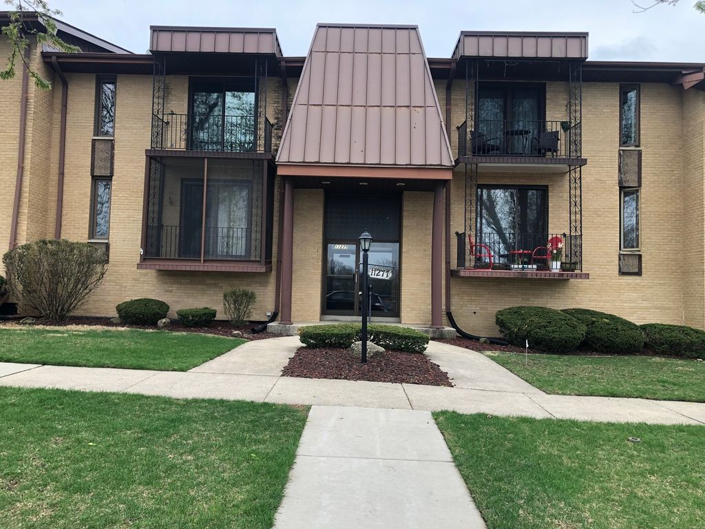 11277 S Roberts Road S E, Palos Hills, IL 60465