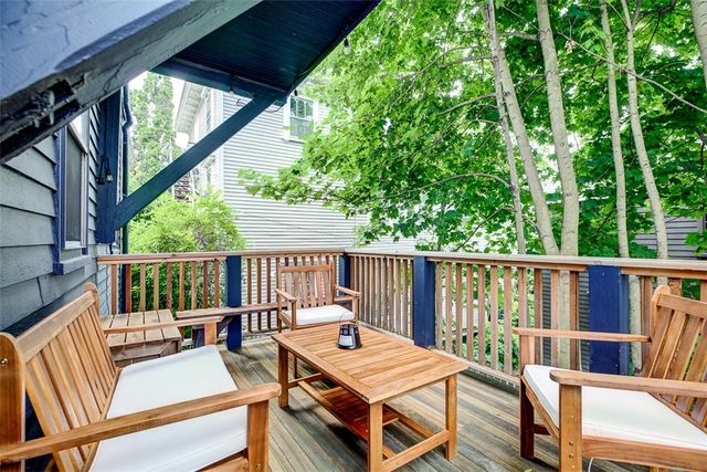 7 Division Street, Newport, RI 02840