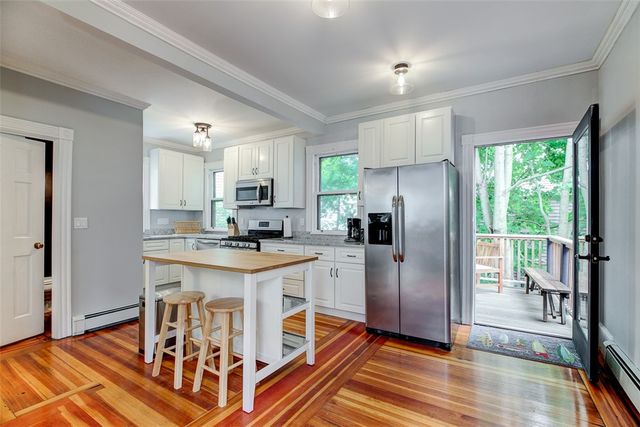 7 Division Street, Newport, RI 02840