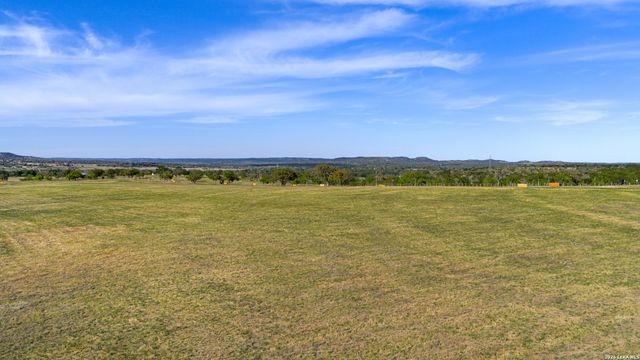 0001 Clearwater, Comfort, TX 78013