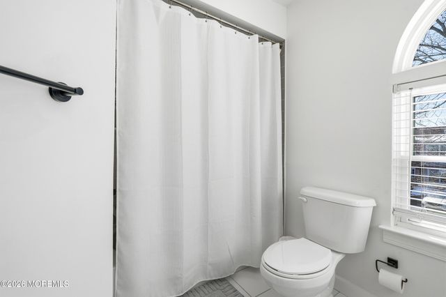 24 Karen Drive, Tinton Falls, NJ 07753