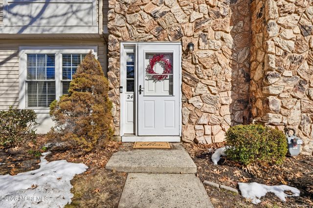 24 Karen Drive, Tinton Falls, NJ 07753