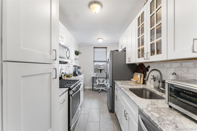 472 Gramatan Avenue Bldg 6 Bldg 6, Unit BB4, Mount Vernon, NY 10552