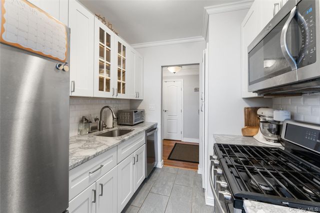 472 Gramatan Avenue Bldg 6 Bldg 6, Unit BB4, Mount Vernon, NY 10552