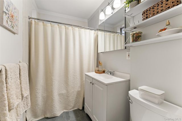 472 Gramatan Avenue Bldg 6 Bldg 6, Unit BB4, Mount Vernon, NY 10552