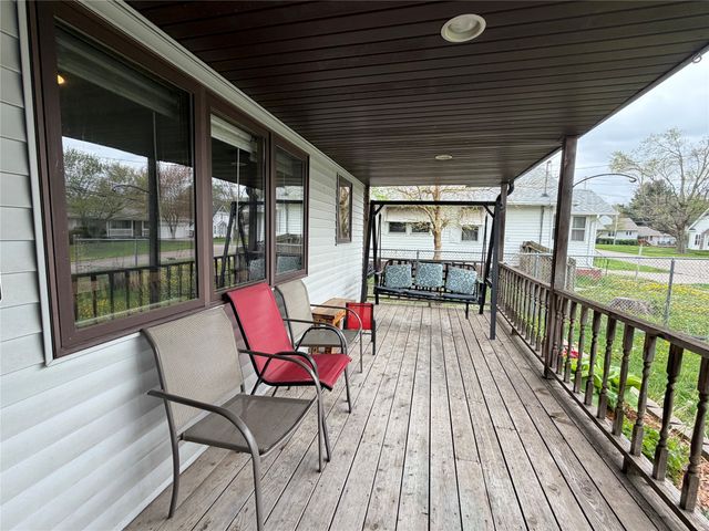 716 S 5th Avenue E, Newton, IA 50208