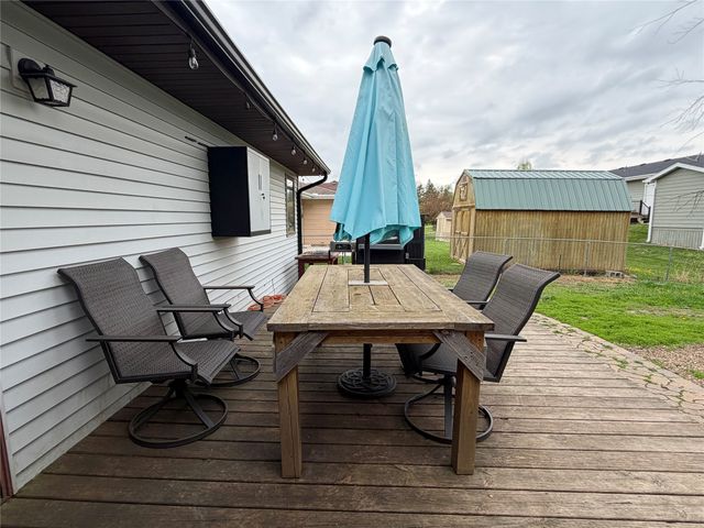 716 S 5th Avenue E, Newton, IA 50208