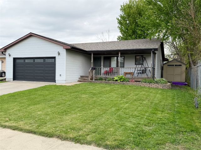 716 S 5th Avenue E, Newton, IA 50208