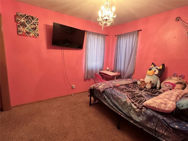 716 S 5th Avenue E, Newton, IA 50208