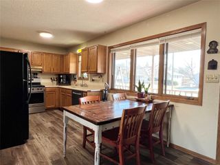 716 S 5th Avenue E, Newton, IA 50208
