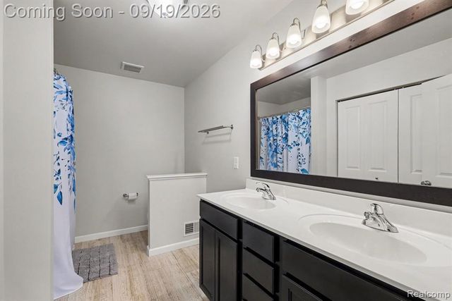 4430 Pebble Creek Boulevard, Grand Blanc, MI 48439