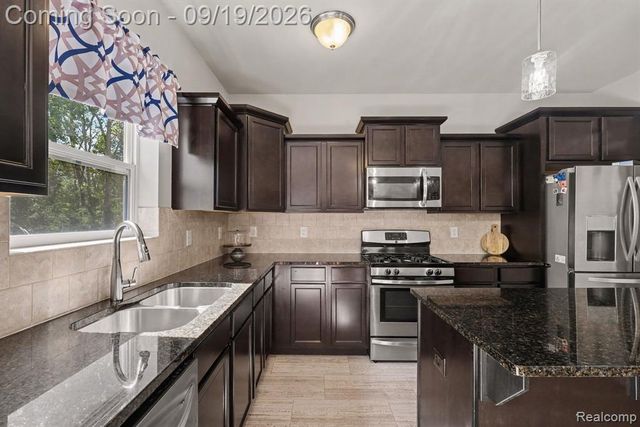 4430 Pebble Creek Boulevard, Grand Blanc, MI 48439