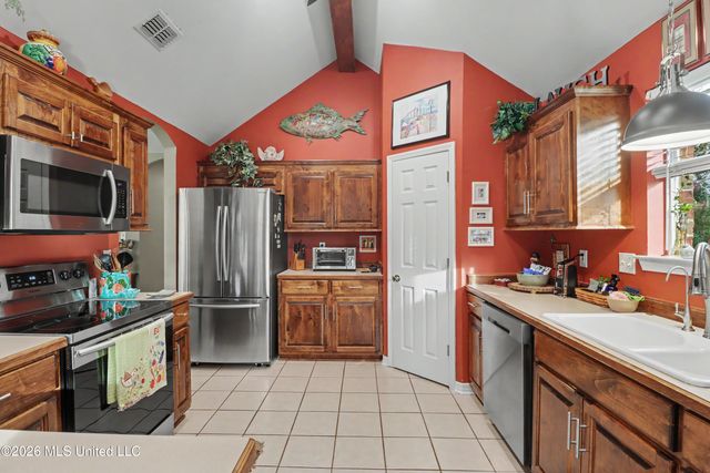 15385 Lakeview Court, Gulfport, MS 39503