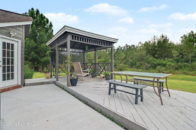 15385 Lakeview Court, Gulfport, MS 39503
