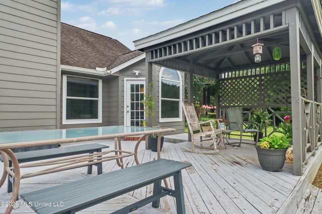15385 Lakeview Court, Gulfport, MS 39503