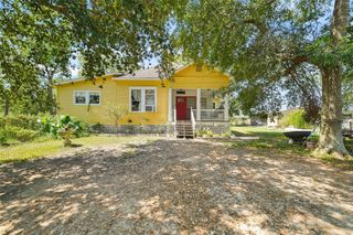 855 County Road 15, Damon, TX 77430