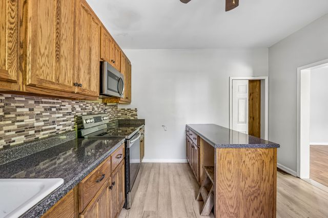 408 W 12th St, Columbia, TN 38401