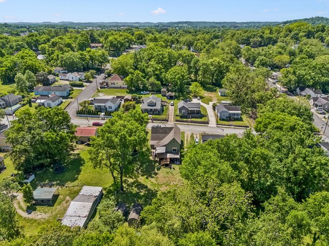 408 W 12th St, Columbia, TN 38401