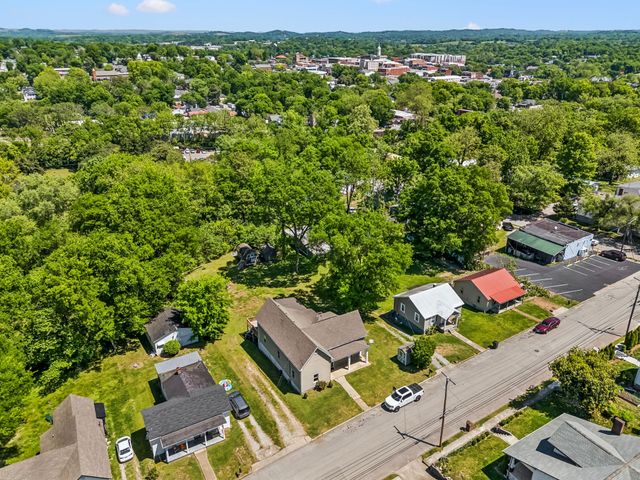 408 W 12th St, Columbia, TN 38401
