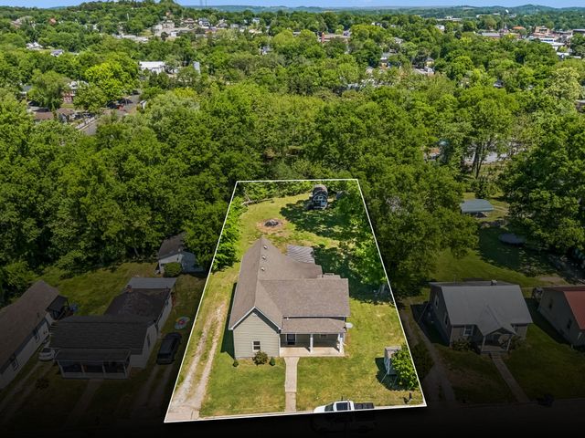 408 W 12th St, Columbia, TN 38401