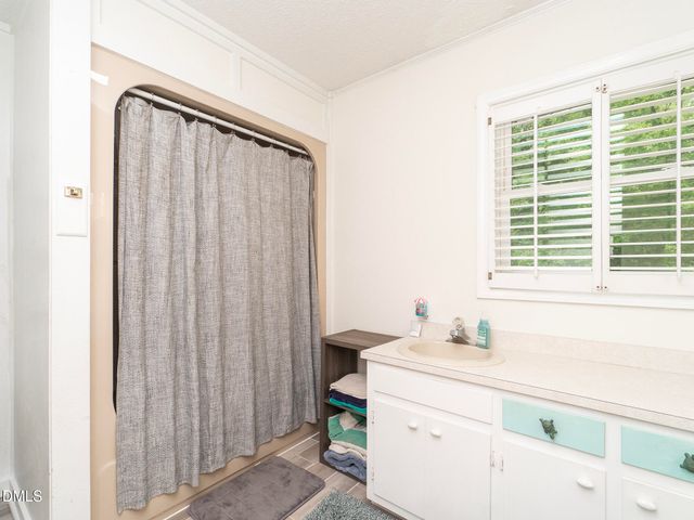 1805 Travis Lane, Burlington, NC 27217