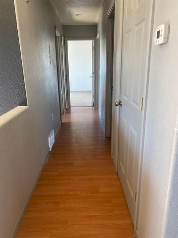35 4th Ave, Dickinson, ND 58601