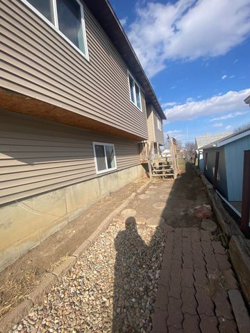 35 4th Ave, Dickinson, ND 58601