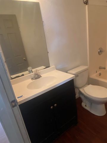 35 4th Ave, Dickinson, ND 58601