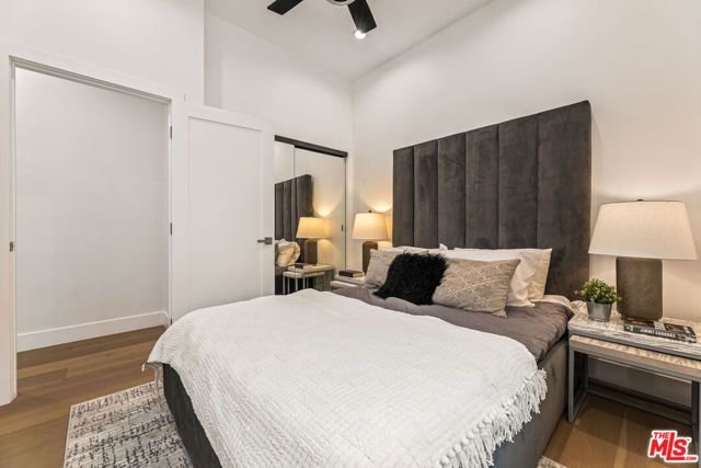 1170 S Lucerne Boulevard, Los Angeles, CA 90019