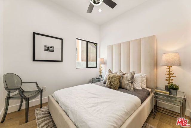 1170 S Lucerne Boulevard, Los Angeles, CA 90019