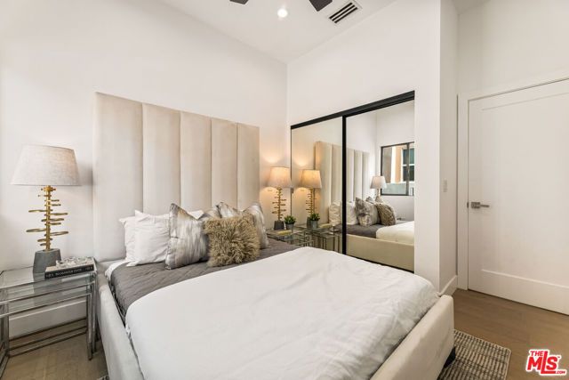 1170 S Lucerne Boulevard, Los Angeles, CA 90019