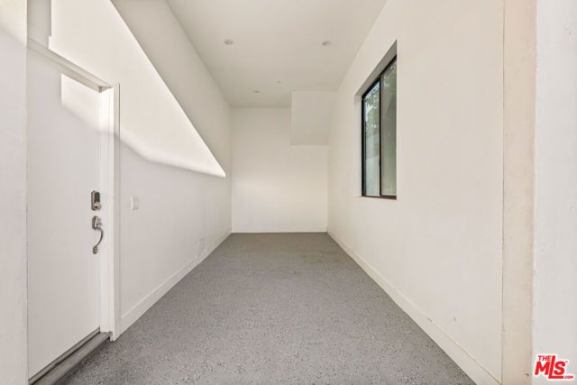 1170 S Lucerne Boulevard, Los Angeles, CA 90019