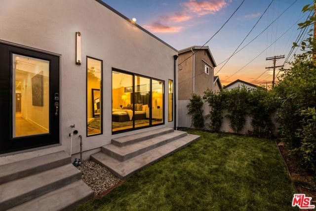 1170 S Lucerne Boulevard, Los Angeles, CA 90019