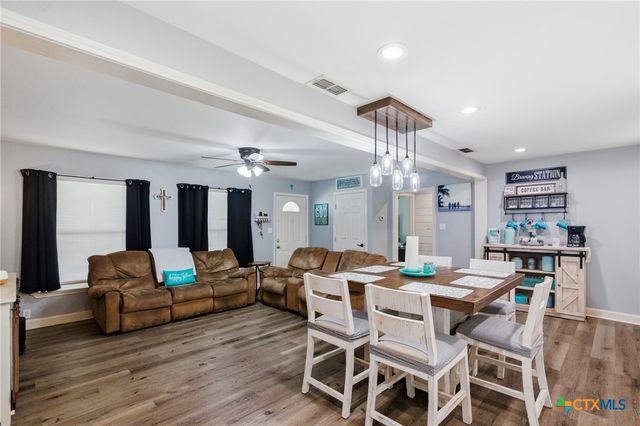 3309 Avondale Street, Victoria, TX 77901