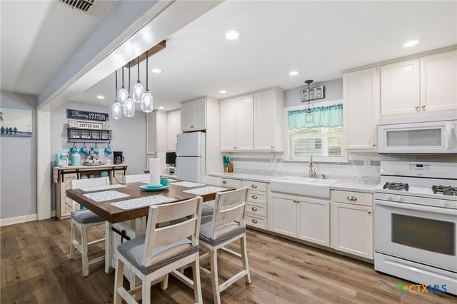 3309 Avondale Street, Victoria, TX 77901