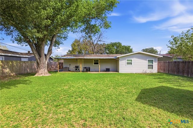 3309 Avondale Street, Victoria, TX 77901