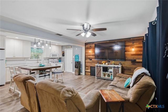 3309 Avondale Street, Victoria, TX 77901