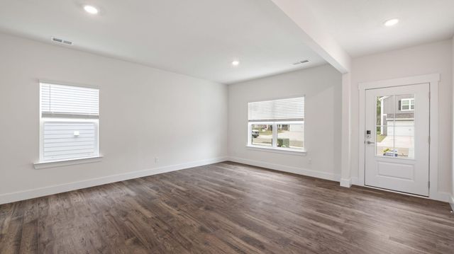 8491 Watercolour Lane, Ooltewah, TN 37363