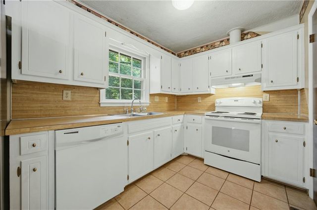 1723 Collins Hill Road, Lawrenceville, GA 30043