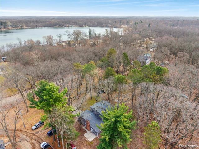 14408 Mccaslin Lake Road, Linden, MI 48451