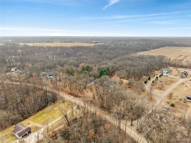 14408 Mccaslin Lake Road, Linden, MI 48451