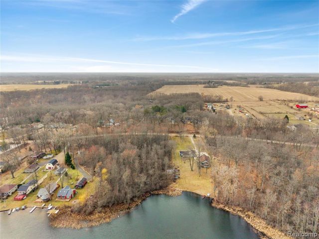 14408 Mccaslin Lake Road, Linden, MI 48451