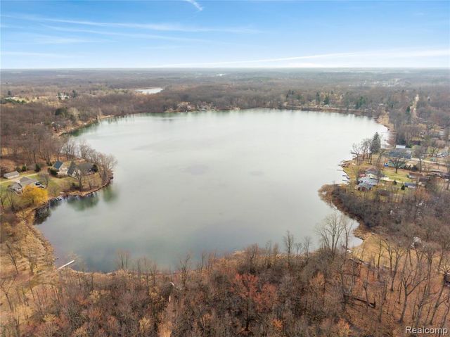 14408 Mccaslin Lake Road, Linden, MI 48451