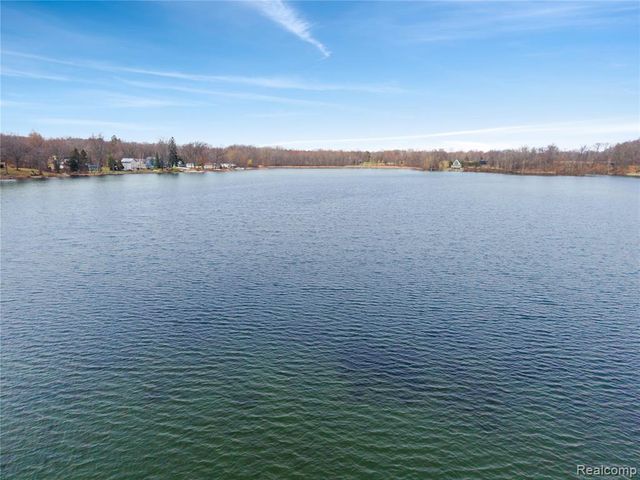 14408 Mccaslin Lake Road, Linden, MI 48451