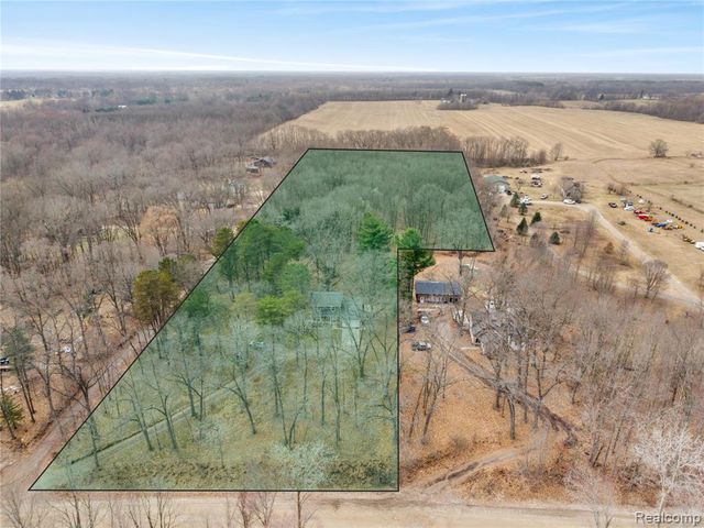 14408 Mccaslin Lake Road, Linden, MI 48451