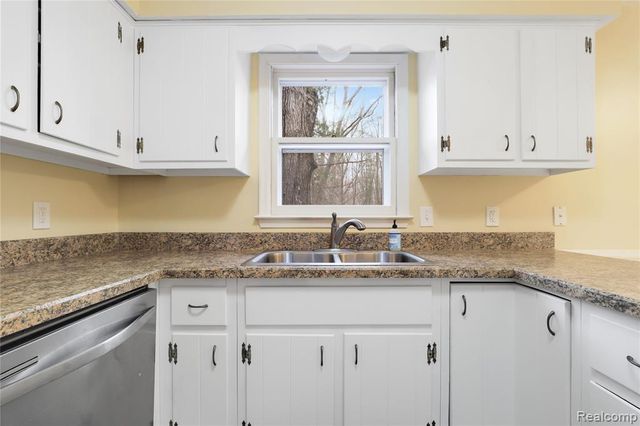 14408 Mccaslin Lake Road, Linden, MI 48451